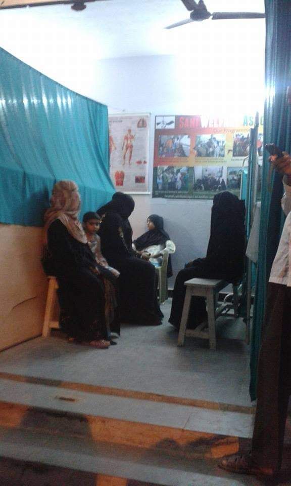 Doctor consulting a patient at the Free Health Clinic